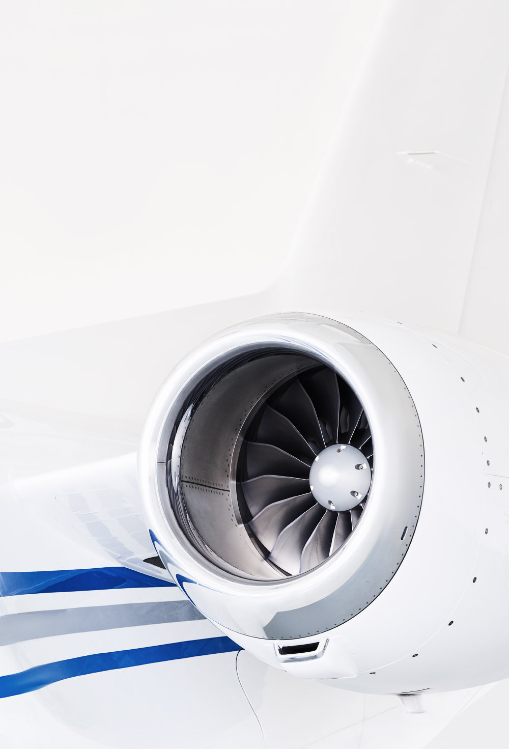 Embraer_Phenom_05.jpg