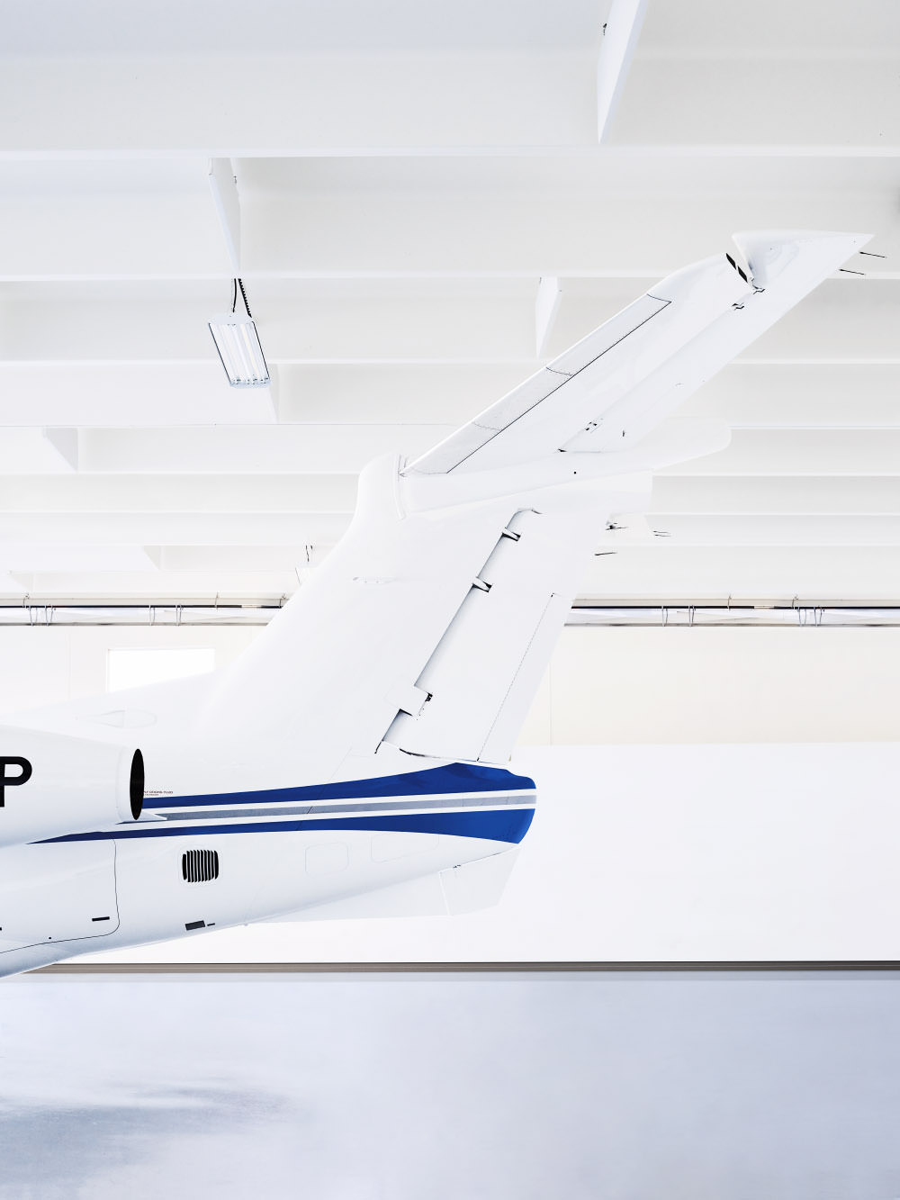 Embraer_Phenom_06.jpg
