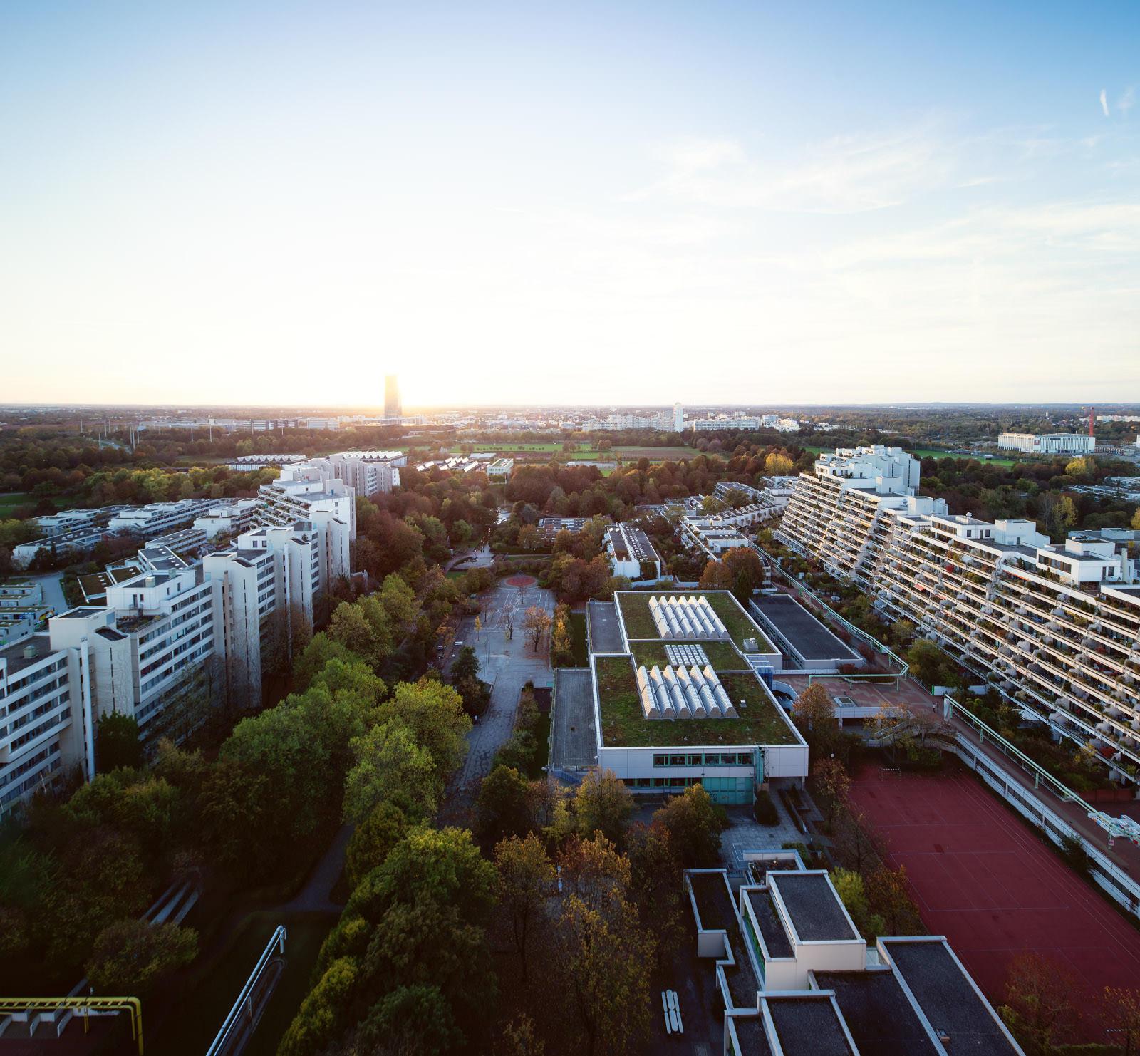 Blick über das Dorf hinweg von einer der Penthouse Wohnungen aus