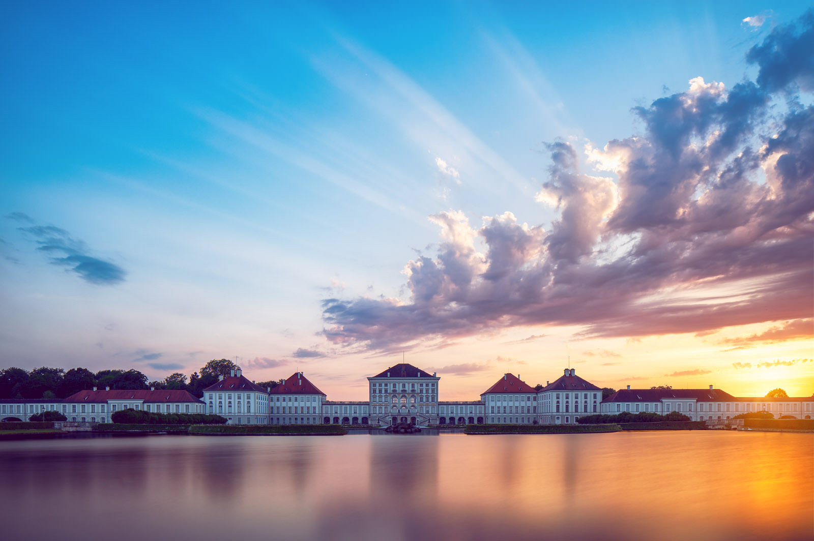 Das Nymphenburger Schloss bei Sonnenuntergang