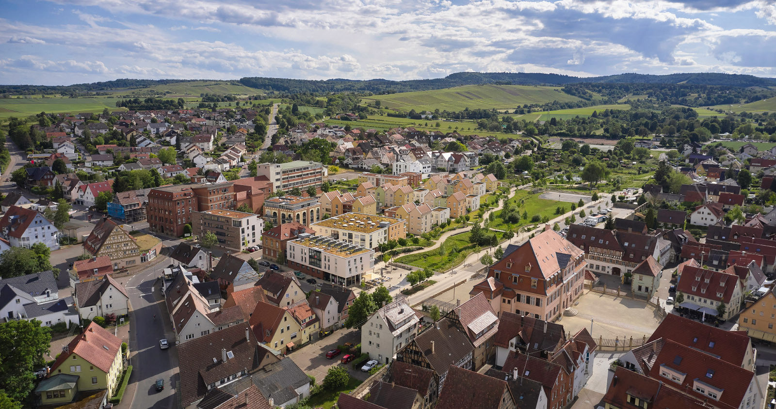 Luftbildaufnahme einer Kleinstadt nähe Stuttgart