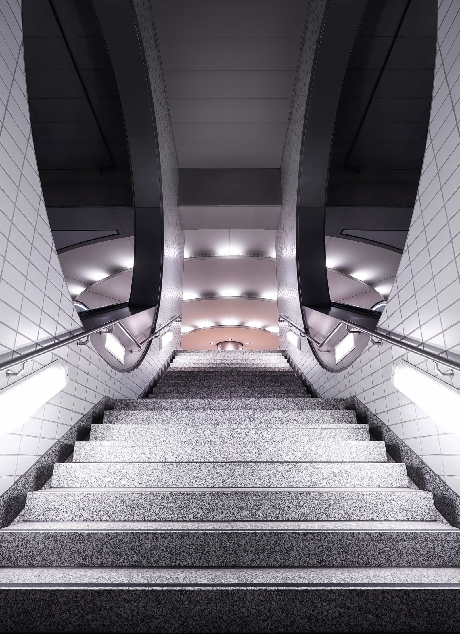 Detail einer U-Bahnstation in Frankfurt, Deutschland