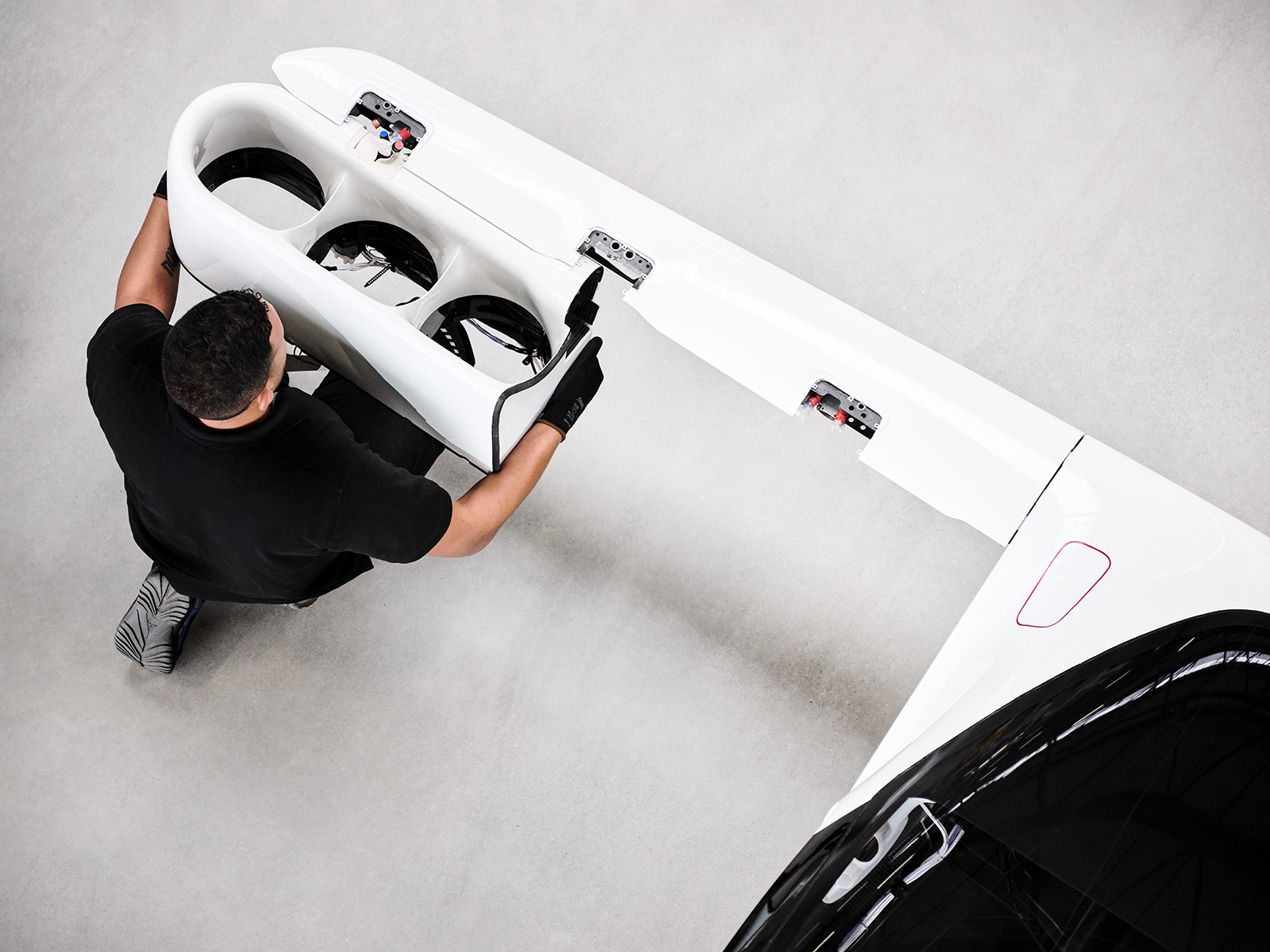 Photography showcasing assembly of Lilium Jet inside the production facility