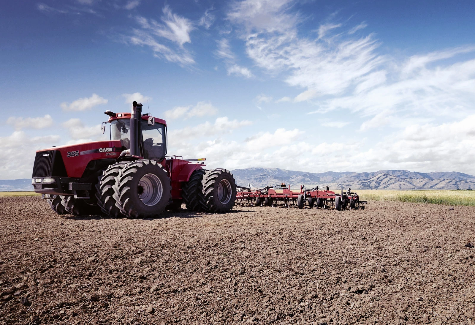 Traktor auf einem Feld in Utah