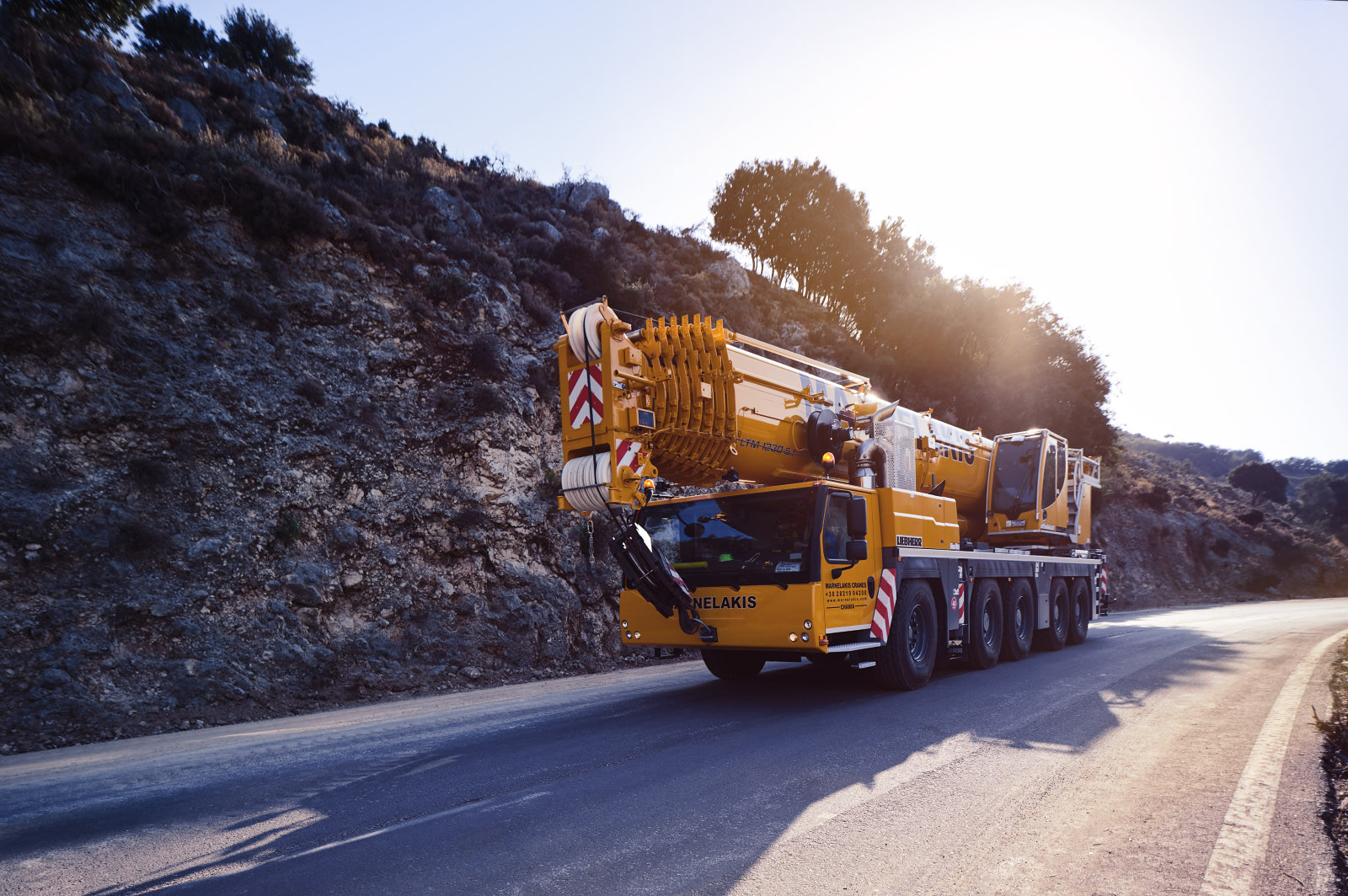 Der Liebherr Krahn auf den Straßen Kretas