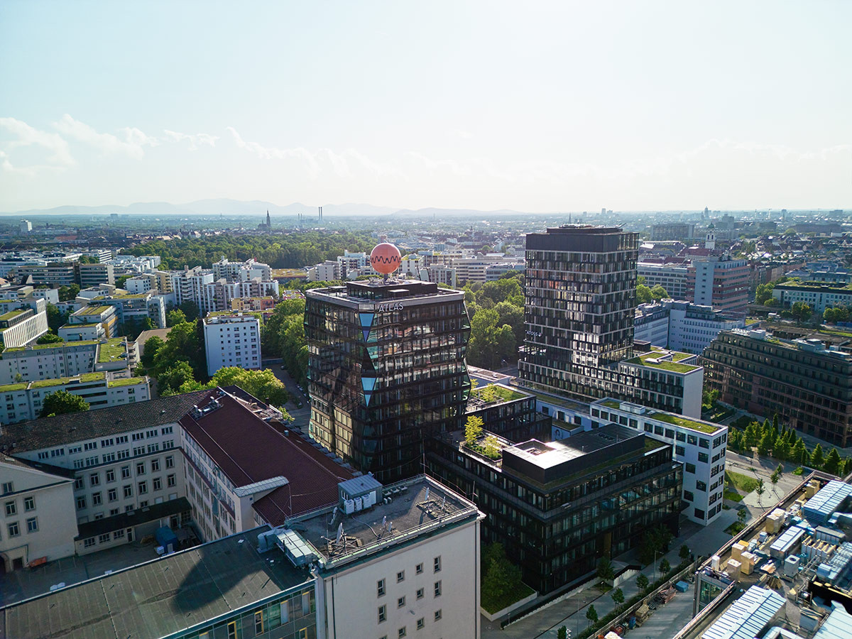 Luftbild Aufnahme des Atlas Gebäudes in München