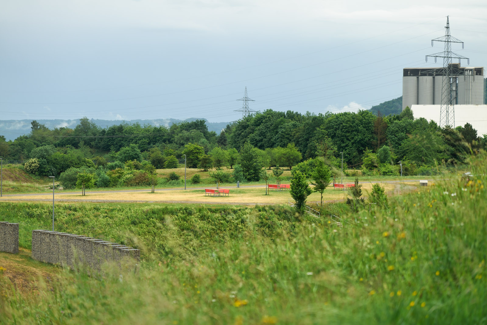 Parkanlage mit Bänken