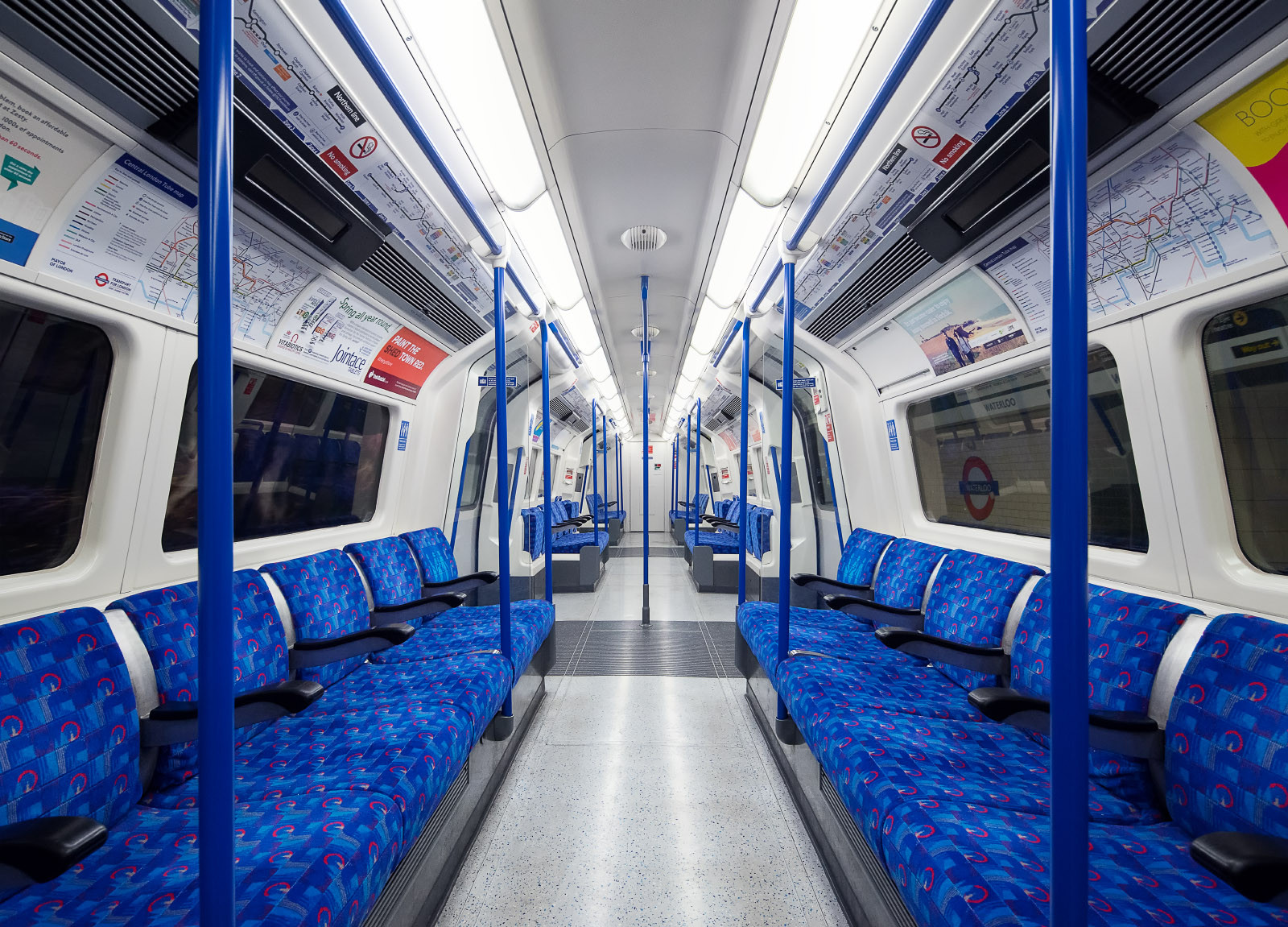 U-Bahn London UK, innerhalb eines Zuges